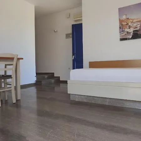 Lägenhetshotell Frida Village 3*